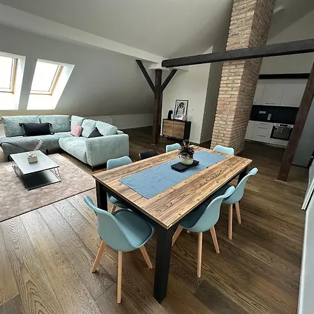 Loft Apartments Praga Esterno foto