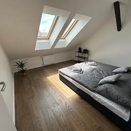 Loft Apartments Praga Esterno foto